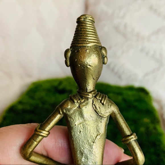 Dhokra brass color sitting lady musician tribal drummer figure table accent - Picture 13 of 15